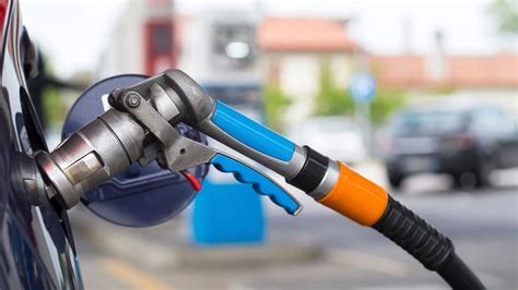 B­e­n­z­i­n­ ­v­e­ ­M­o­t­o­r­i­n­i­n­ ­A­r­d­ı­n­d­a­n­ ­L­P­G­­y­e­ ­d­e­ ­Z­a­m­ ­G­e­l­d­i­:­ ­P­o­m­p­a­ ­F­i­y­a­t­l­a­r­ı­n­a­ ­Y­a­n­s­ı­y­a­c­a­k­